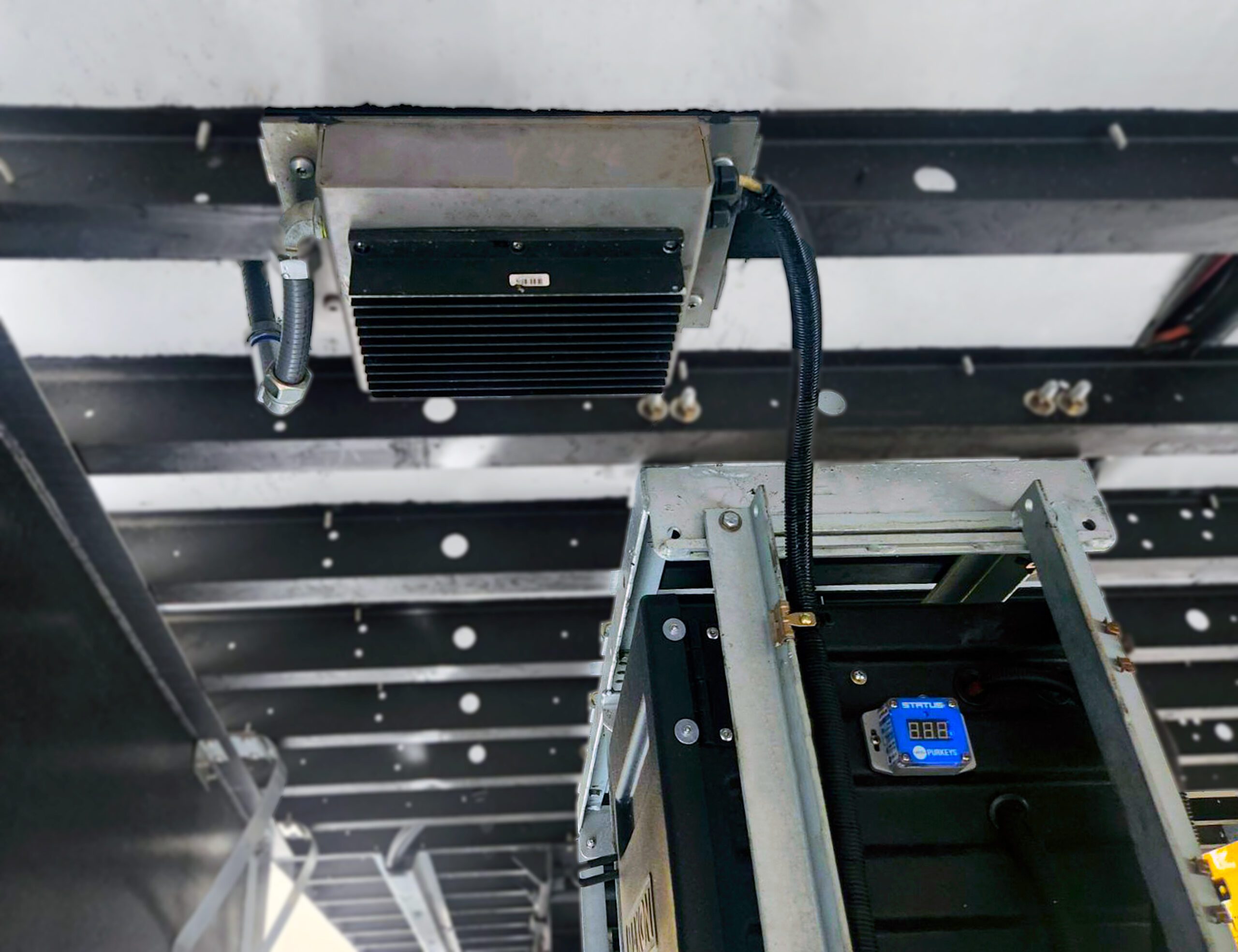 Cargobull liftgate battery charger